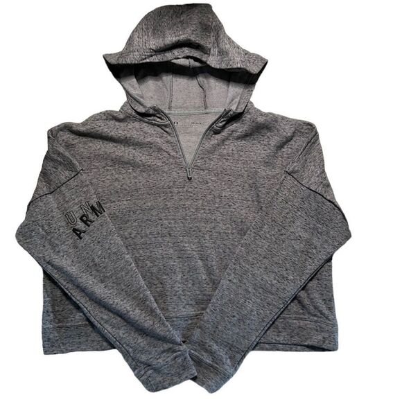 Under Armour Tops - UNDER ARMOUR Sweatshirt 